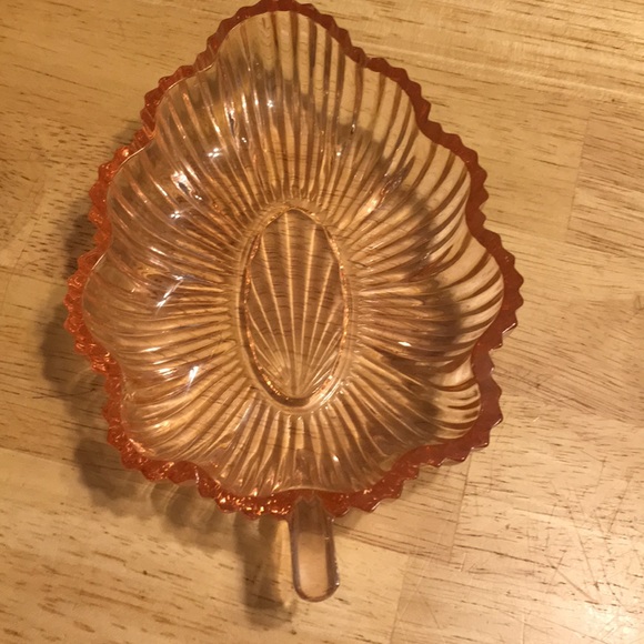 Leaf shaped mint/relish dish - Picture 2 of 4